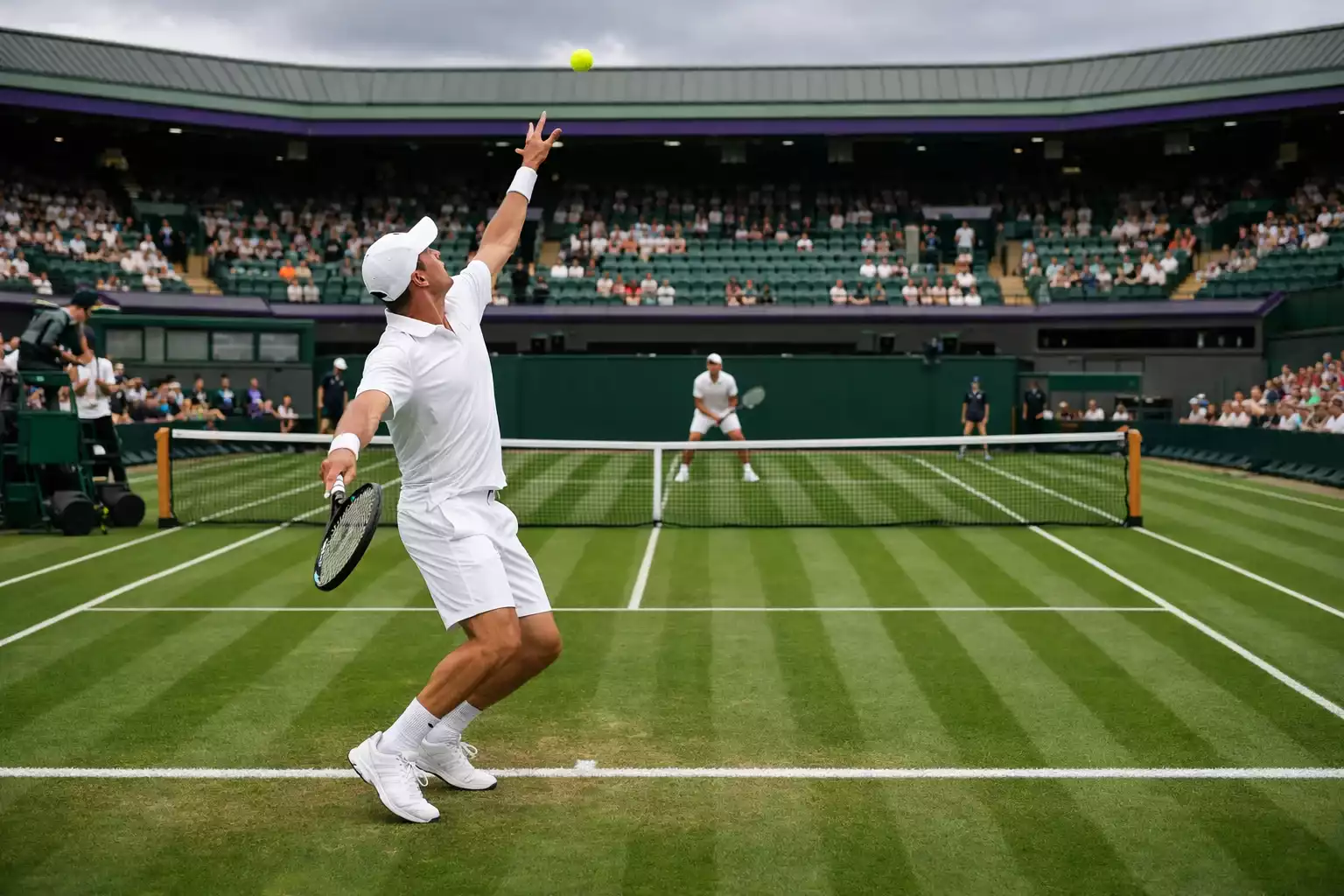 Grand Slam Tennisstadion mit Spielern auf dem Centre Court bei Turnier